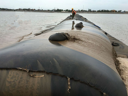 Гидротекстильные трубки для очистки воды от грязи из сточных вод