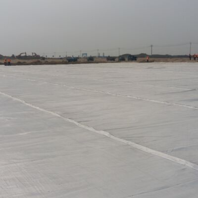 Industrial Grade Polypropylene PET Woven Geotextile Fabric 300g Durable for River Embankment