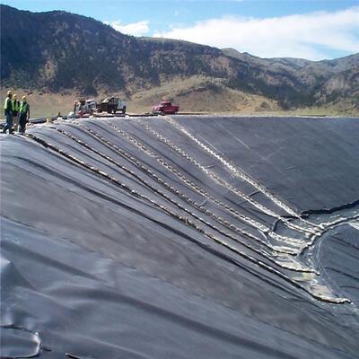 Ультрафиолетоустойчивый 1,5 мм гладкий HDPE Geomembrane Liner для сельскохозяйственных оросительных резервуаров