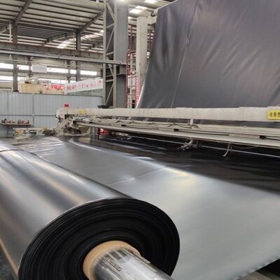 Ультрафиолетоустойчивый 1,5 мм гладкий HDPE Geomembrane Liner для сельскохозяйственных оросительных резервуаров