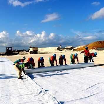 Долговечный нетканый геотекстиль из непрерывного волокна для поддержки инфраструктуры взлетно-посадочных полос аэропортов