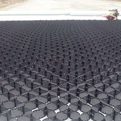 Черная зеленая стабилизация гравия Geocell HDPE пефорировала
