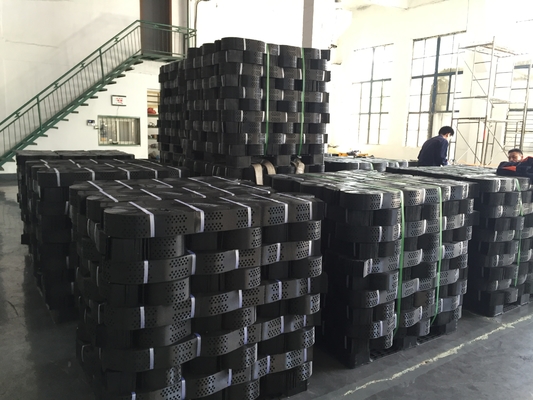 Черная зеленая стабилизация гравия Geocell HDPE пефорировала