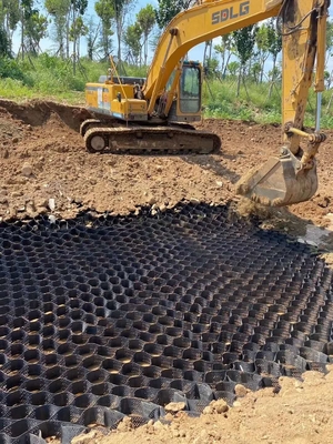 Текстурируйте черноту Geocell HDPE выплескивайте решетку подъездной дороги защиты пластиковую