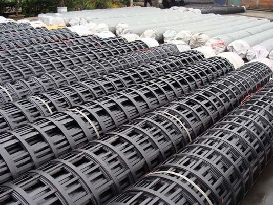 Одноосная устойчивость к старению основания дороги загородки песка Geogrid простирания