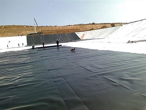 Углеродный черный содержание 2,0-3,0% высокой плотности полиэтиленовых Hdpe облицовок удлинитель разрыв ≥ 700% лучше для проекта