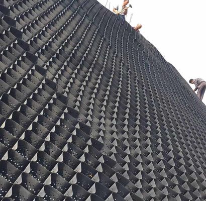 Пространство сварки 330 мм HDPE Geocell с гладкой текстурой или поверхностью типа соломы, отвечающей стандарту GB Идеальное для применения для укрепления грунта